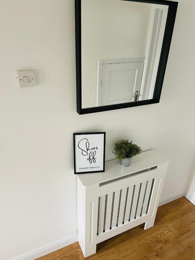 Wolverhampton Large 3 Bedrooms 5 Bed House Perfect For Short & Long Stays Contractors Business Nhs Insurance 1 Bathroom And Separate Wc Private Garden Driveway For 2 Large Vehicles Close To City Centre M6 M54 And Walsall Willenhall Cannock Property Eksteriør billede